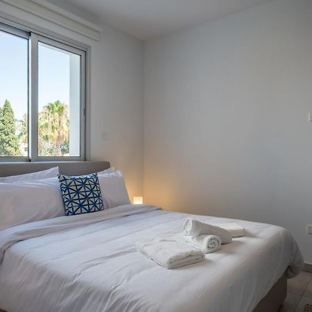 Solaar Apartments Faneromeni Larnaca Buitenkant foto