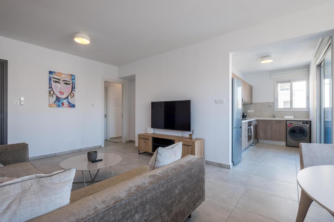 Solaar Apartments Faneromeni Larnaca Buitenkant foto