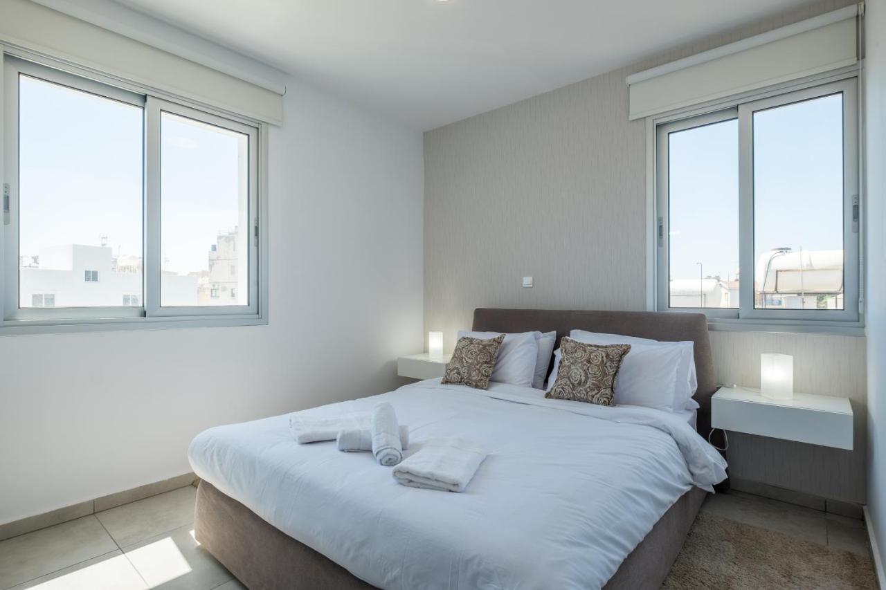 Solaar Apartments Faneromeni Larnaca Buitenkant foto