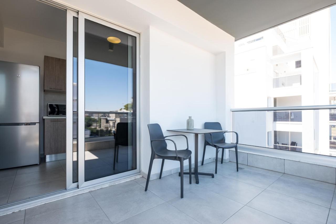 Solaar Apartments Faneromeni Larnaca Buitenkant foto