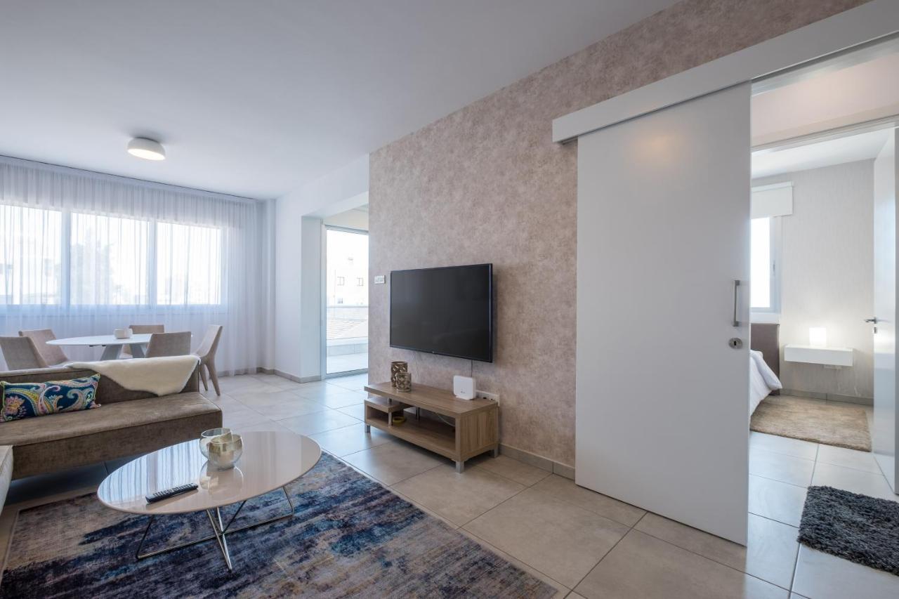 Solaar Apartments Faneromeni Larnaca Buitenkant foto