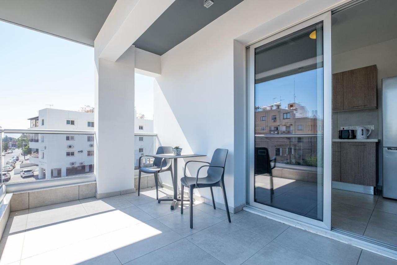 Solaar Apartments Faneromeni Larnaca Buitenkant foto