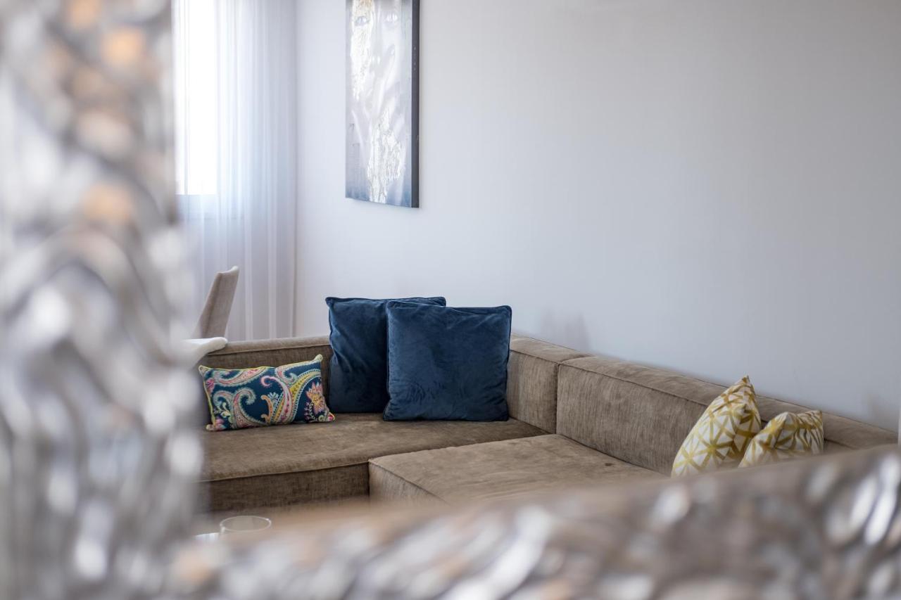 Solaar Apartments Faneromeni Larnaca Buitenkant foto